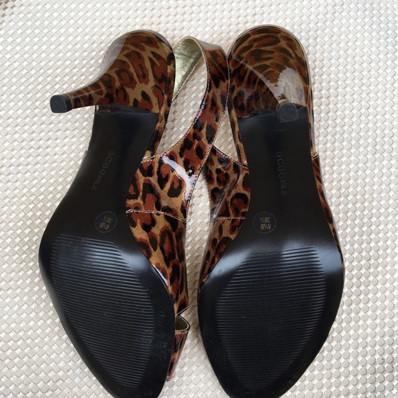 Shoes - Picture 5 of 5